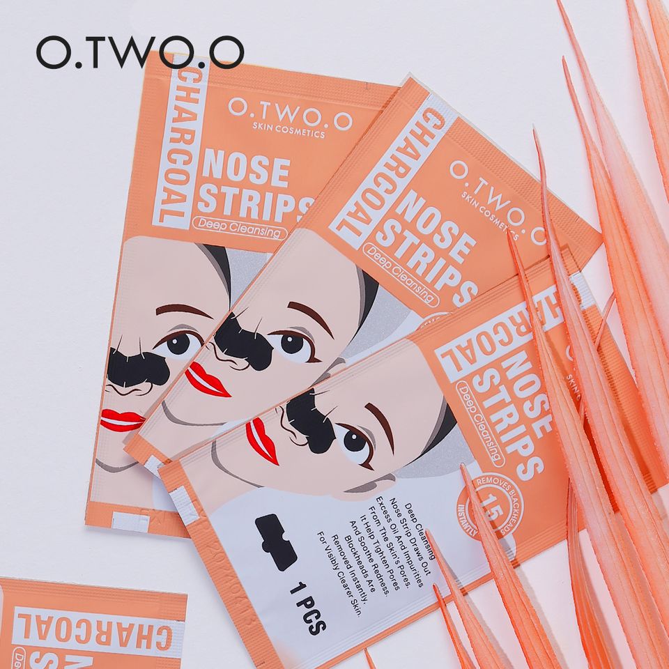 O.TWO.O Deep Cleaning Acnes Charcoal Nose Strip - 1 Sachet